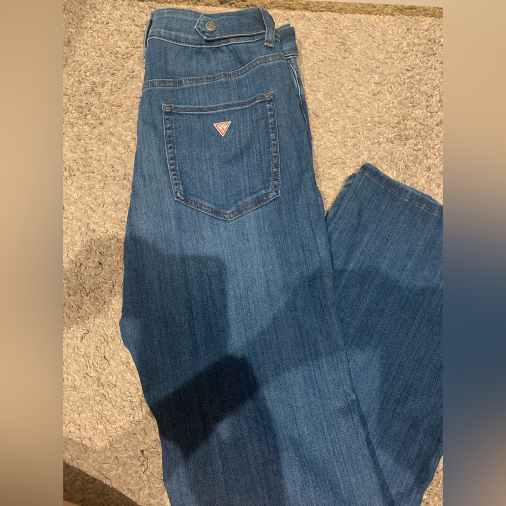 GUESS Blue Denim Pocket Jeans with Red Logo Patch never worn, size 12 - Picture 2 of 2